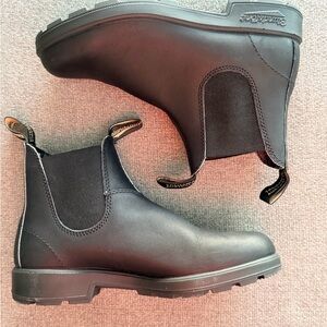 Blundstone Dark Leather Ankle Boots
